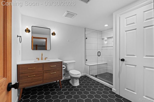 3250 Chestnut Run Drive, Bloomfield Charter Township, MI 48302