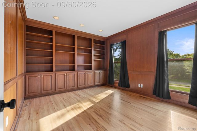 3250 Chestnut Run Drive, Bloomfield Charter Township, MI 48302