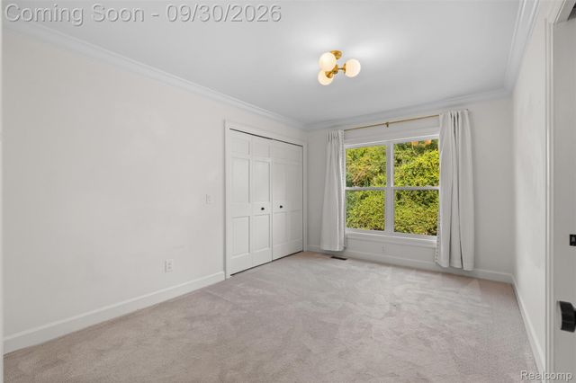 3250 Chestnut Run Drive, Bloomfield Charter Township, MI 48302