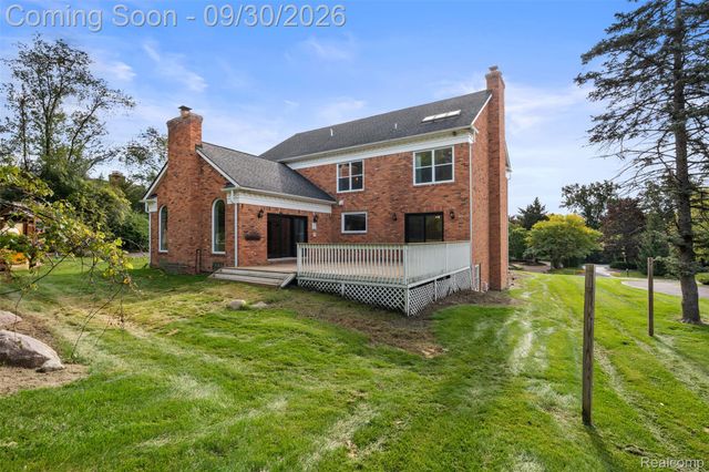 3250 Chestnut Run Drive, Bloomfield Charter Township, MI 48302