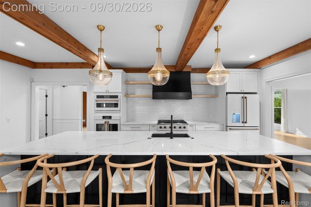 3250 Chestnut Run Drive, Bloomfield Charter Township, MI 48302