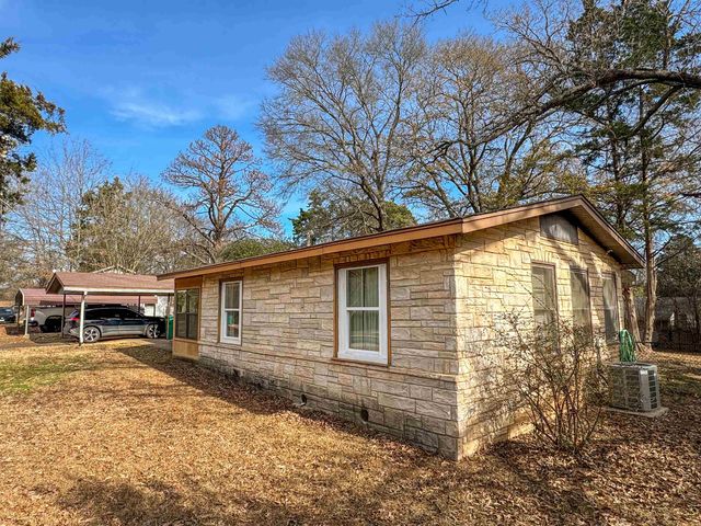 403 Daingerfield Street, Naples, TX 75568