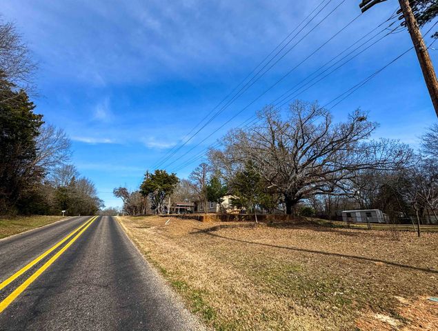 403 Daingerfield Street, Naples, TX 75568