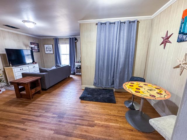 403 Daingerfield Street, Naples, TX 75568