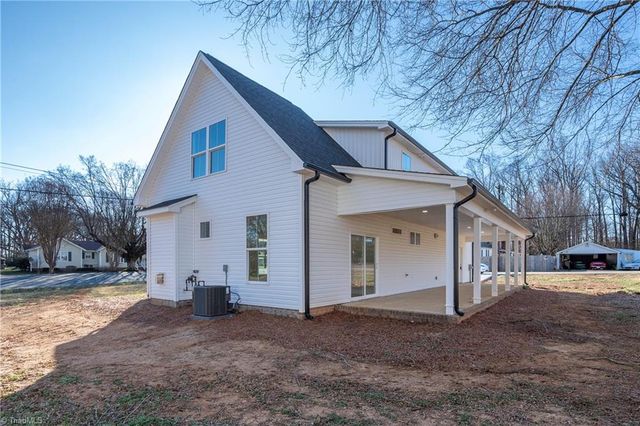 6124 Stadium Drive, Clemmons, NC 27012