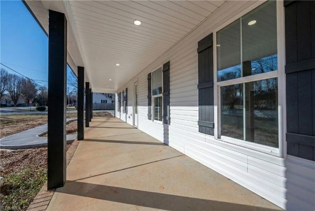 6124 Stadium Drive, Clemmons, NC 27012