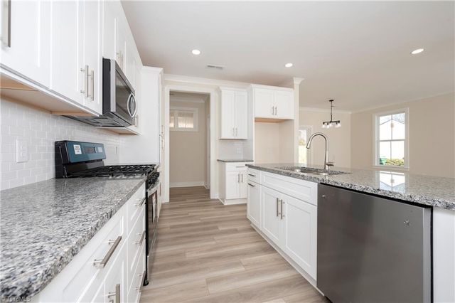 6124 Stadium Drive, Clemmons, NC 27012