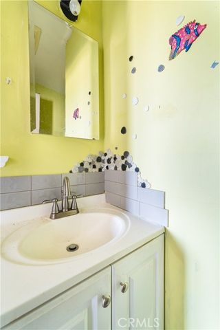 56617 Massachusets, Landers, CA 92285