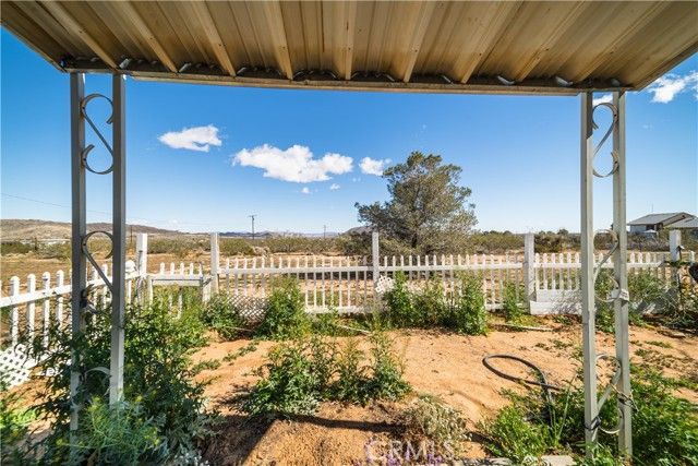 56617 Massachusets, Landers, CA 92285