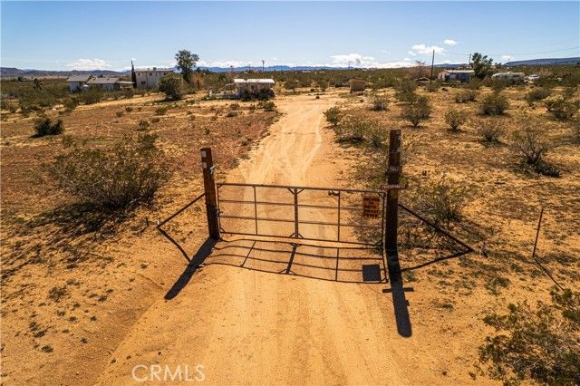 56617 Massachusets, Landers, CA 92285