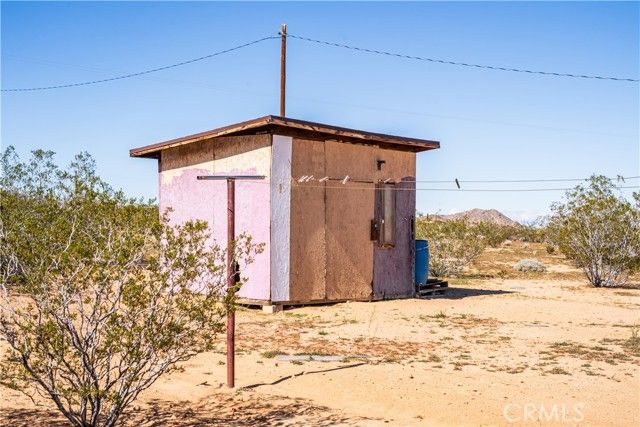 56617 Massachusets, Landers, CA 92285