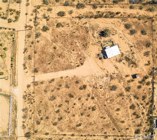 56617 Massachusets, Landers, CA 92285