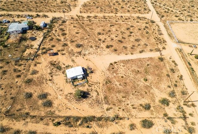 56617 Massachusets, Landers, CA 92285