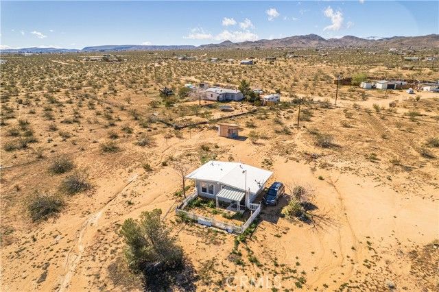 56617 Massachusets, Landers, CA 92285