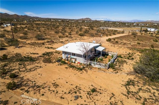 56617 Massachusets, Landers, CA 92285