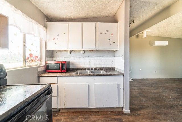 56617 Massachusets, Landers, CA 92285