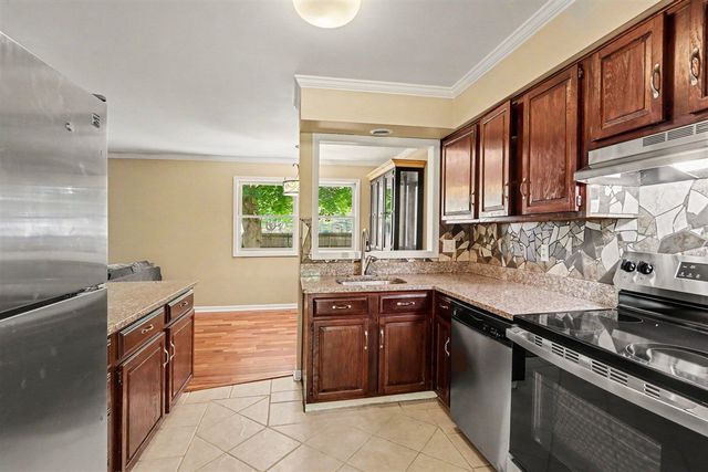 7611 Thrasher Ln, Kalamazoo, MI 49009