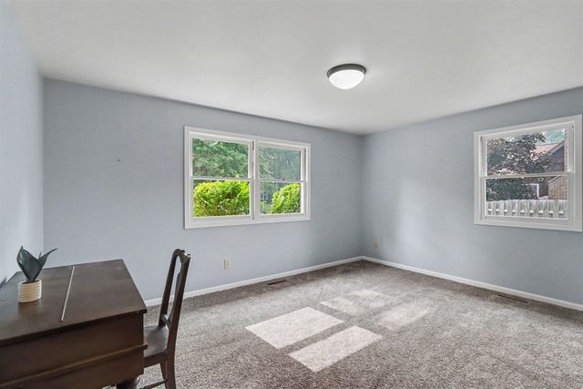 7611 Thrasher Ln, Kalamazoo, MI 49009