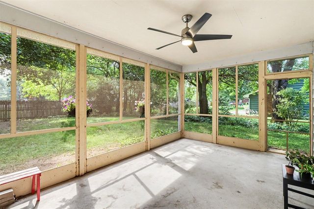 7611 Thrasher Ln, Kalamazoo, MI 49009