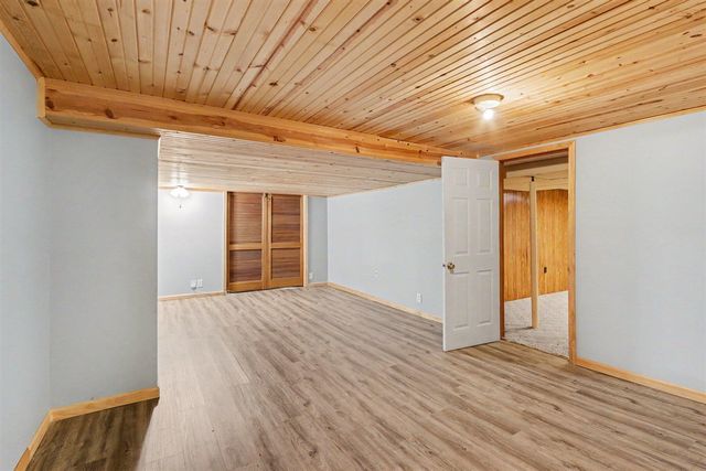 7611 Thrasher Ln, Kalamazoo, MI 49009