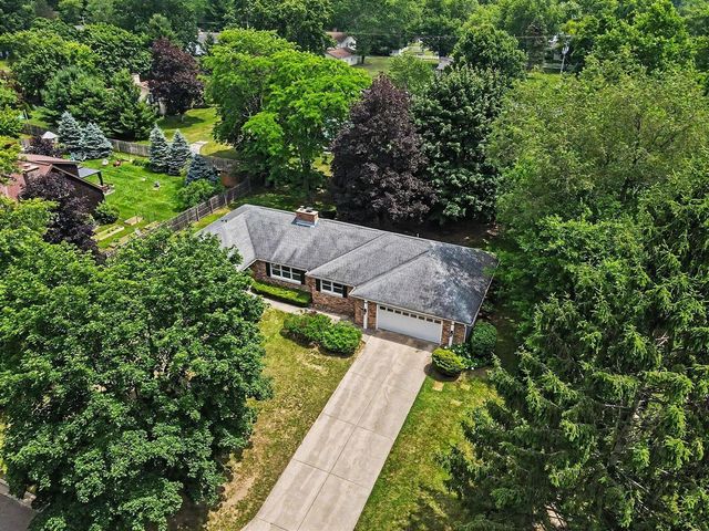 7611 Thrasher Ln, Kalamazoo, MI 49009