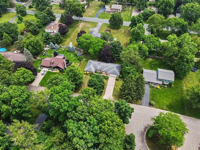 7611 Thrasher Ln, Kalamazoo, MI 49009
