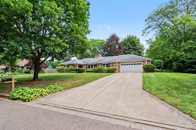 7611 Thrasher Ln, Kalamazoo, MI 49009