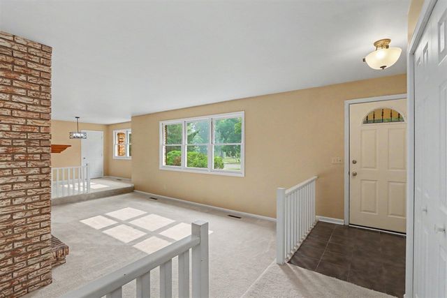 7611 Thrasher Ln, Kalamazoo, MI 49009