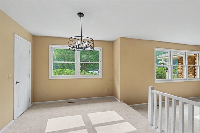 7611 Thrasher Ln, Kalamazoo, MI 49009
