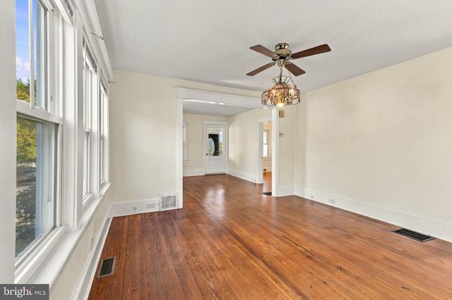 20 LAWRENCE AVE, Barrington, NJ 08007