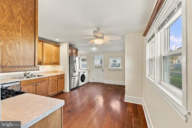 20 LAWRENCE AVE, Barrington, NJ 08007