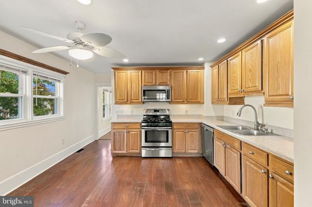 20 LAWRENCE AVE, Barrington, NJ 08007