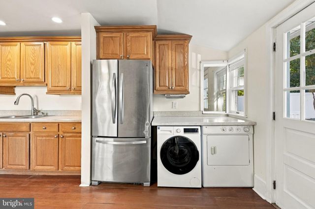 20 LAWRENCE AVE, Barrington, NJ 08007