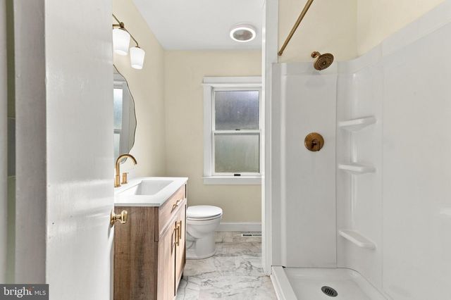 20 LAWRENCE AVE, Barrington, NJ 08007
