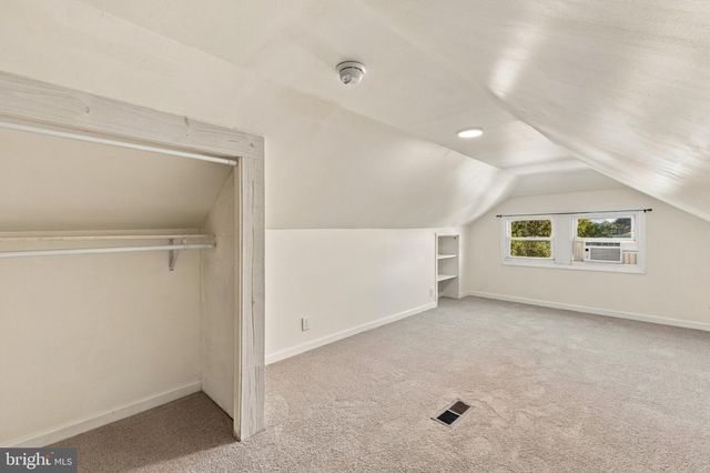 20 LAWRENCE AVE, Barrington, NJ 08007