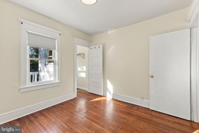 20 LAWRENCE AVE, Barrington, NJ 08007