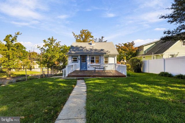 20 LAWRENCE AVE, Barrington, NJ 08007