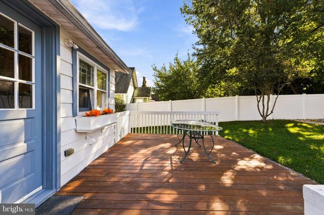 20 LAWRENCE AVE, Barrington, NJ 08007