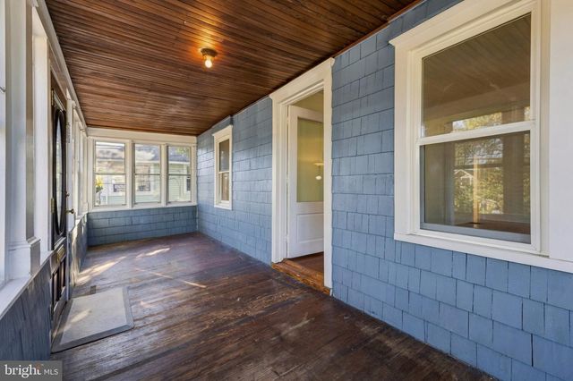 20 LAWRENCE AVE, Barrington, NJ 08007