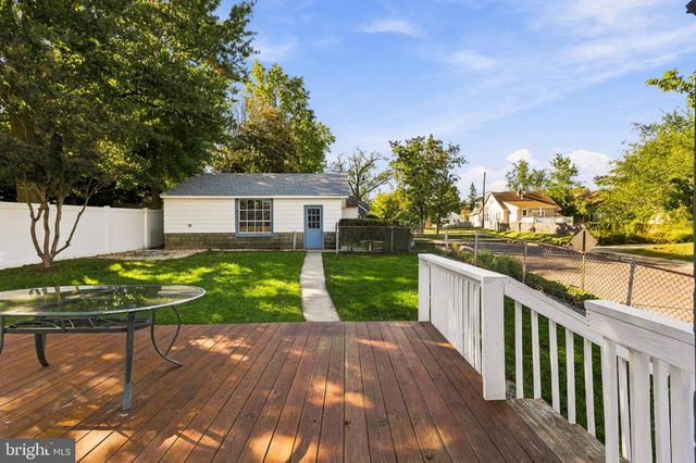 20 LAWRENCE AVE, Barrington, NJ 08007