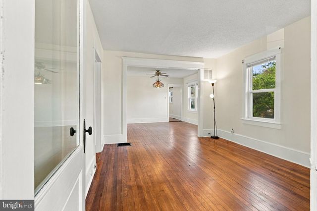 20 LAWRENCE AVE, Barrington, NJ 08007