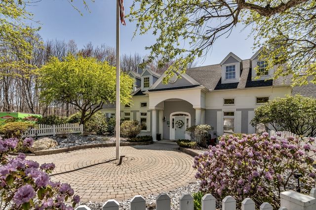 15 Beechwood Dr, Haverhill, MA 01832