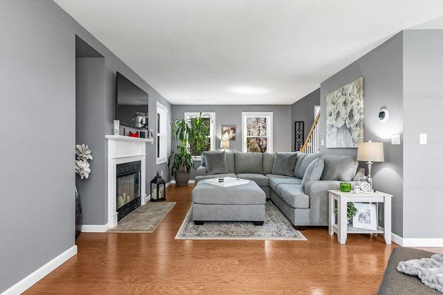 15 Beechwood Dr, Haverhill, MA 01832