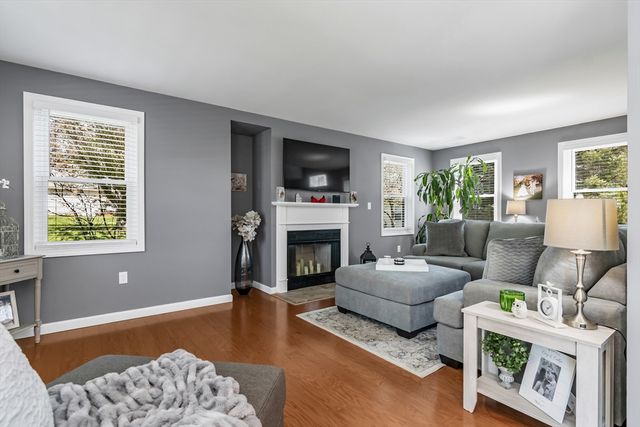 15 Beechwood Dr, Haverhill, MA 01832