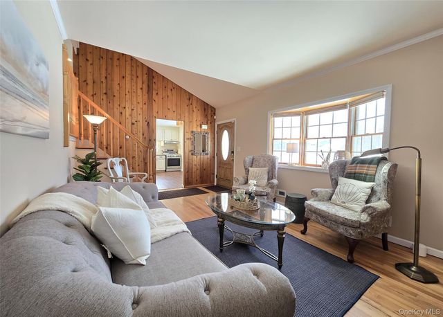 165 Edgewater Avenue, Bayport, NY 11705