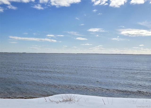 165 Edgewater Avenue, Bayport, NY 11705