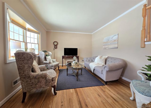 165 Edgewater Avenue, Bayport, NY 11705