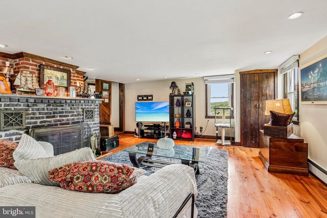 3 S BRIDGEPORT RD, Bridgeport, NJ 08014