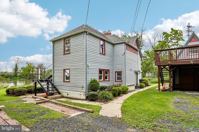 3 S BRIDGEPORT RD, Bridgeport, NJ 08014