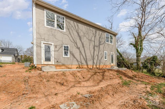 126 E Bell Street, Statesville, NC 28677